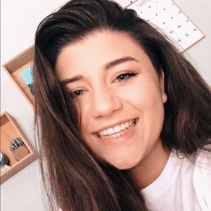 Meet your Posher, Lanie